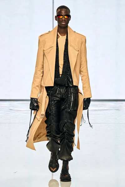 Look 24